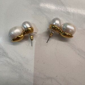 Lele Sadoughi Pearl earrings